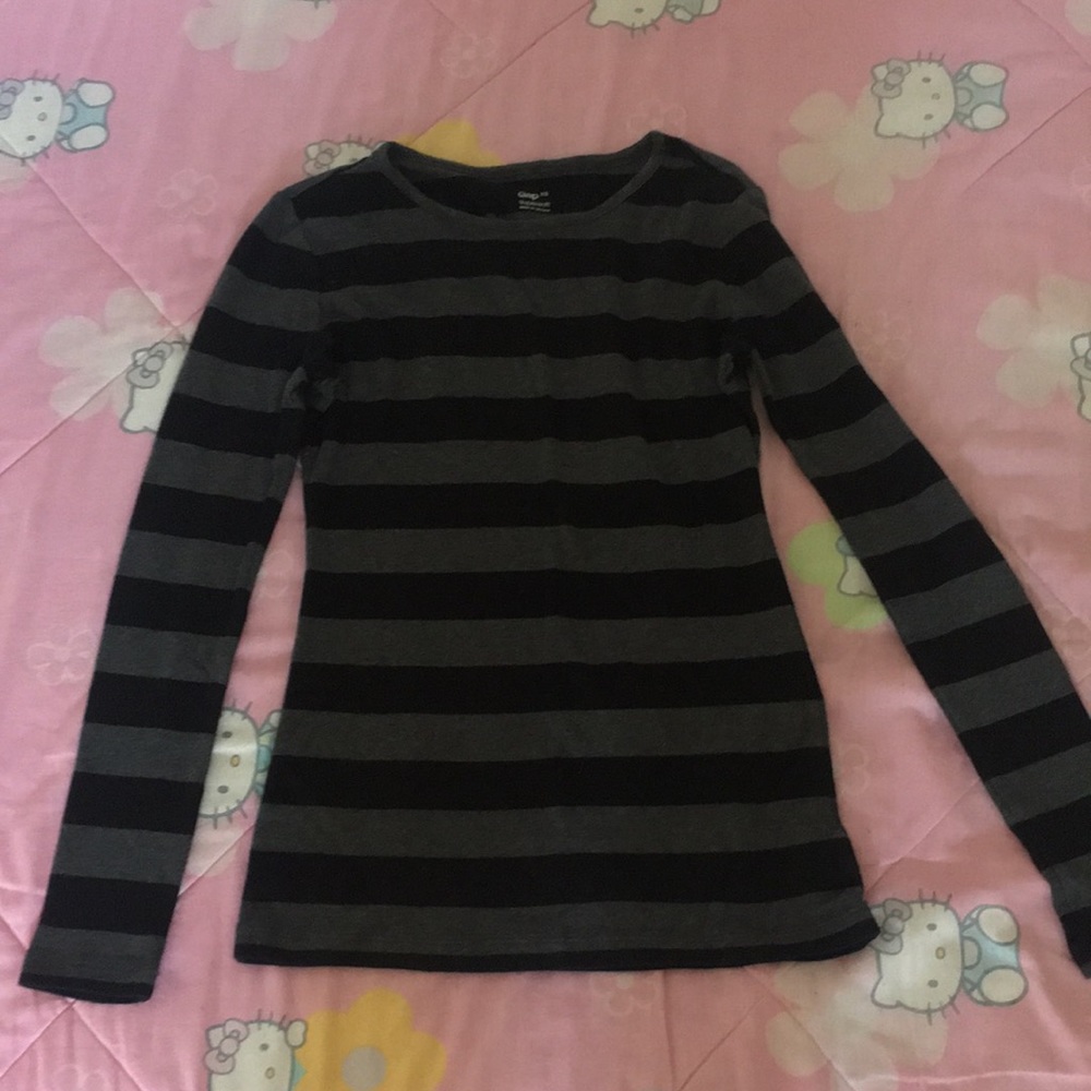 gray and black stripped top